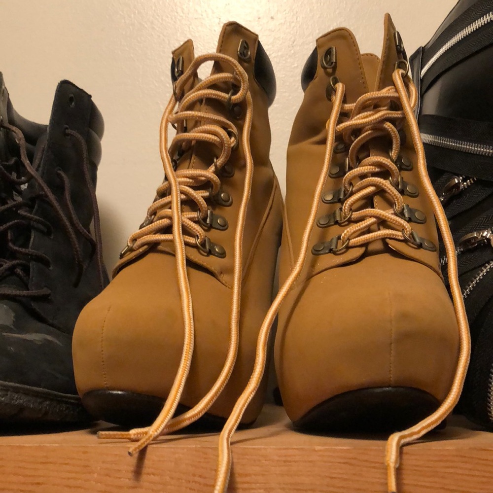 Suede Seletto boots